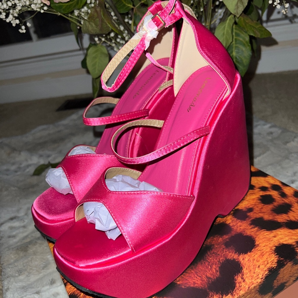 HOT BARBIE PINK PLATFORM SHOES
